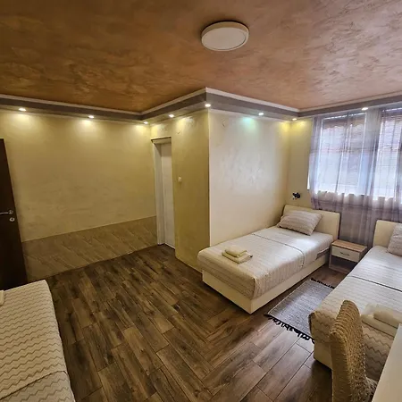 Prenoociste Simke スボティツァ